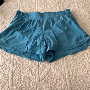 LULU LEMON HOTTY HOT SHORTS